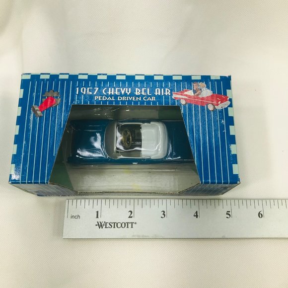 Gearbox 1997 Vintage 1957 Chevy Bel Air Convertible Serial #05361 Pedal Car New - Picture 9 of 10